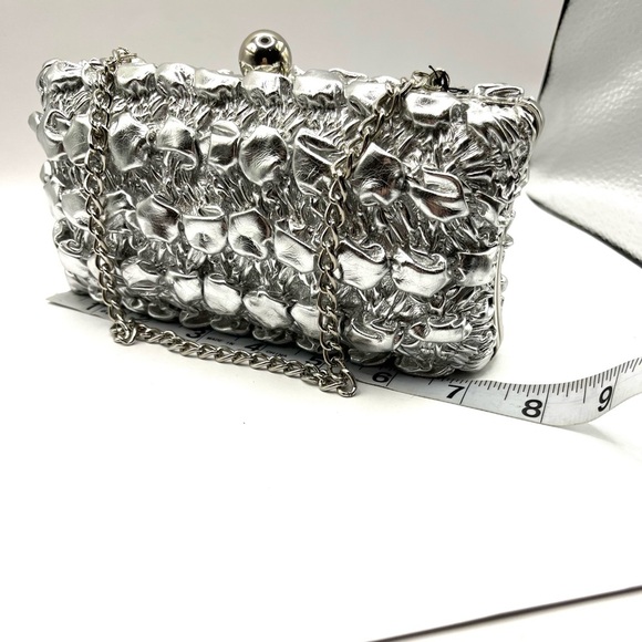 Silver Textured Clutch Puffy Evening Bag with Chain Strap Vintage - Picture 9 of 10